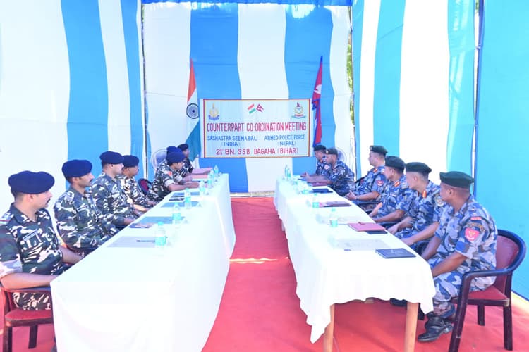 एसएसबी व एपीएफ नेपाल के बीच सीमा सुरक्षा को लेकर कमांडेंट स्तरीय बैठक संपन्न