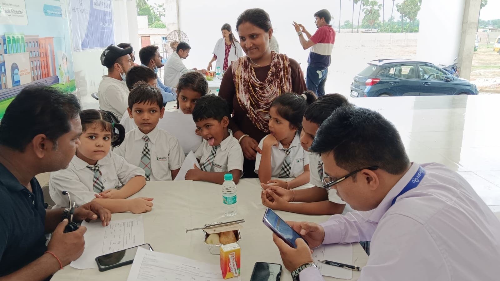 इनोवेटिव स्कूल के छात्रों की हुई स्वास्थ्य जांच