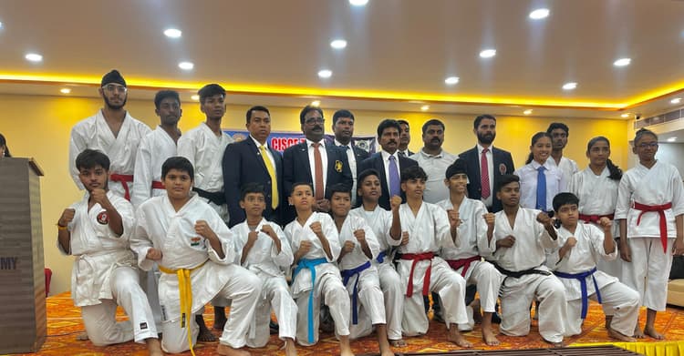 सीआइएससीइ जोनल कराटे में नरभेराम स्कूल छात्रों ने जीते 19 पदक
