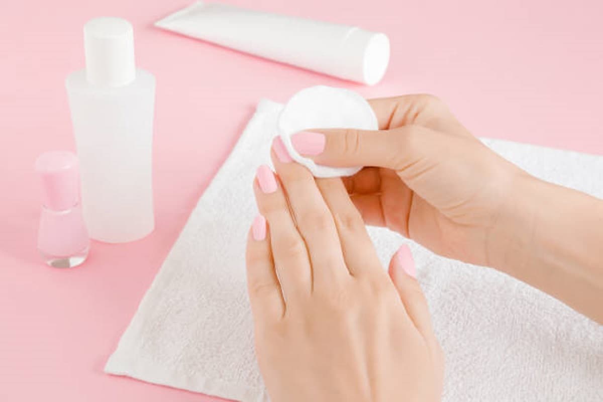 Nail care tips : अगर आप भी चाहते हैं सुंदर और मजबूत नाखून तो, इन टिप्स को करें फॉलो