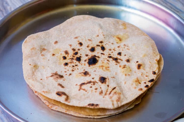 Benefits of Basi Roti: कितना फायदेमंद है बासी रोटी, इसके गुण जानने के बाद आप भी नहीं फेकेंगे रोटियां