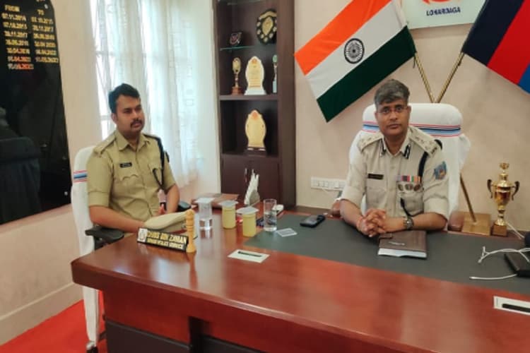 ASI धर्मेंद्र सिंह हत्याकांड मामले की जांच के लिए लोहरदगा पहुंचे DIG अनूप बिरथरे, एसपी को दिया ये निर्देश