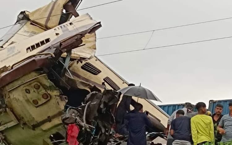 Train Accident: पश्चिम बंगाल में भीषण ट्रेन हादसा, कंचनजंगा एक्सप्रेस की बोगियां क्षतिग्रस्त, 8 की मौत, देखें VIDEO