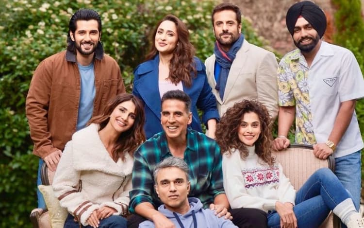 Akshay Kumar: थिएटर में बुरी तरह फ्लॉप होने के बाद खिलाड़ी कुमार की फिल्म ने OTT पर मचाई धूम, बड़ी फिल्मों को पीछे छोड़ बनी टॉप 10 में जगह