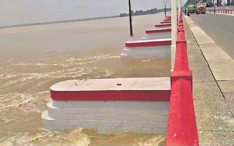 मानसून से पहले ही बिहार में कोसी नदी क्यों भरने लगी हुंकार? बराज के दर्जन भर से अधिक फाटक खोले गए