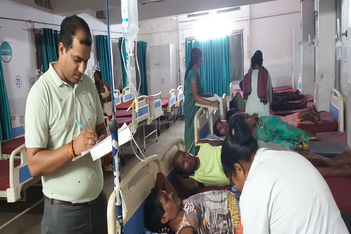 खूंटी के तोरपा में वज्रपात की चपेट में आने से 7 लोग घायल, शादी समारोह में शामिल होने पहुंचे थे सभी