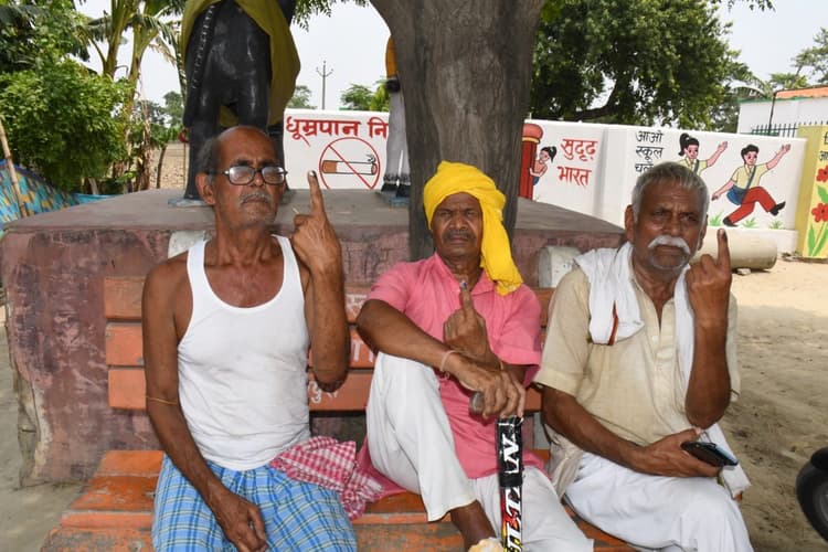 Lok Sabha Election 2024: यूपी में 13 लोकसभा सीटों पर मतदान समाप्त, पीएम मोदी, नीरज शेखर की किस्मत दांव पर