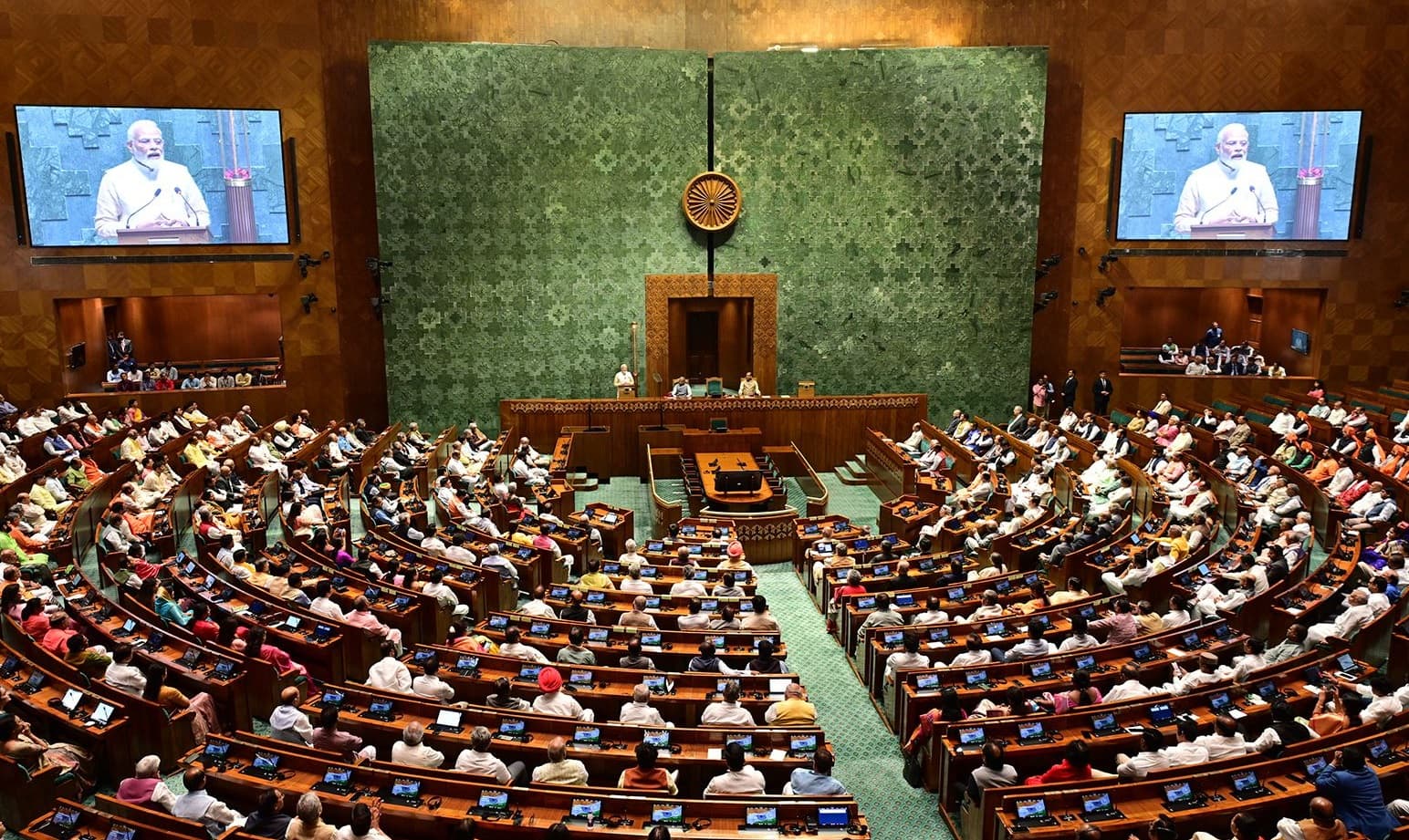 Parliament Winter Session 2024 : अदाणी मामले को लेकर संसद में हो सकता है जमकर हंगामा