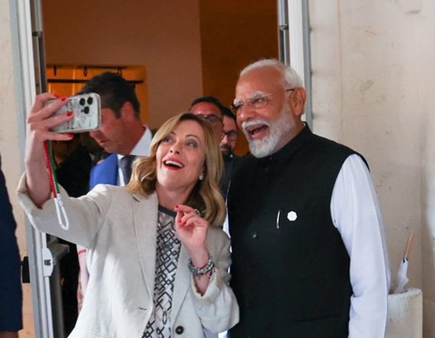 G-7 Summit: जॉर्जिया मेलोनी ने ली पीएम मोदी के साथ सेल्फी, वीडियो शेयर करके लिखा- Melodi