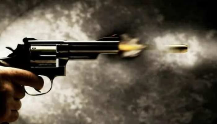 Gopalganj Firing: गोपालगंज में ताबड़तोड़ फायरिंग, पूर्व मुखिया को घर के बाहर मारी गोली