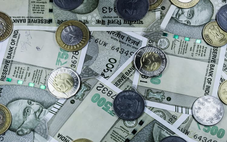 Vastu Tips: आर्थिक स्थिति को करना चाहते हैं मजबूत? अपनाएं वास्तु शास्त्र से जुड़े ये उपाय