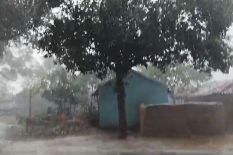 Jharkhand Weather: झारखंड के इन इलाकों में आज और कल भारी बारिश का अनुमान, येलो अलर्ट जारी