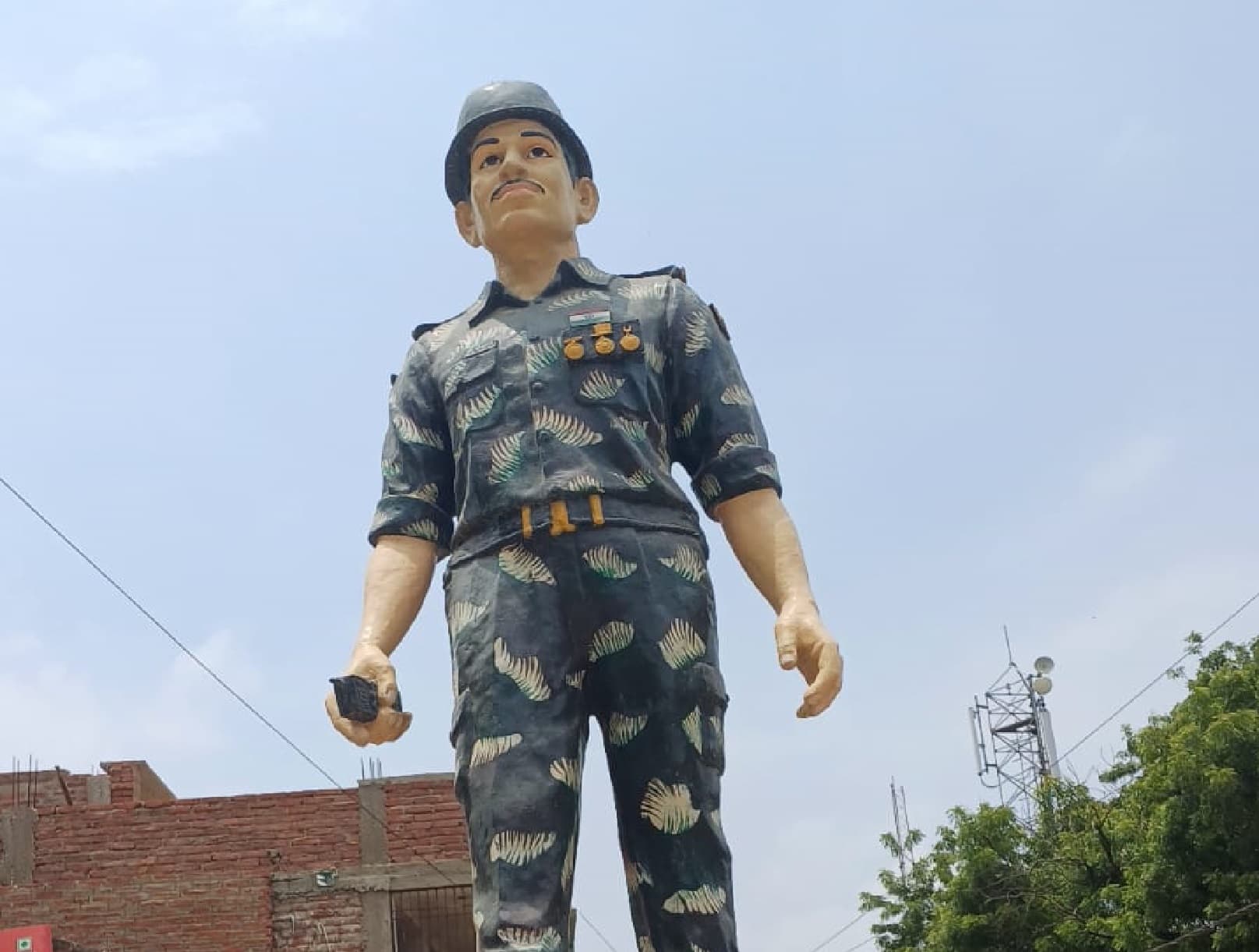 प्रभात खबर करगिल युद्ध में ‘चार्ली कंपनी’ की अगुवाई करने वाले नायक गणेश यादव के गांव पहुंची प्रभात खबर करगिल युद्ध में ‘चार्ली कंपनी’ की अगुवाई करने वाले नायक गणेश यादव के गांव पहुंची