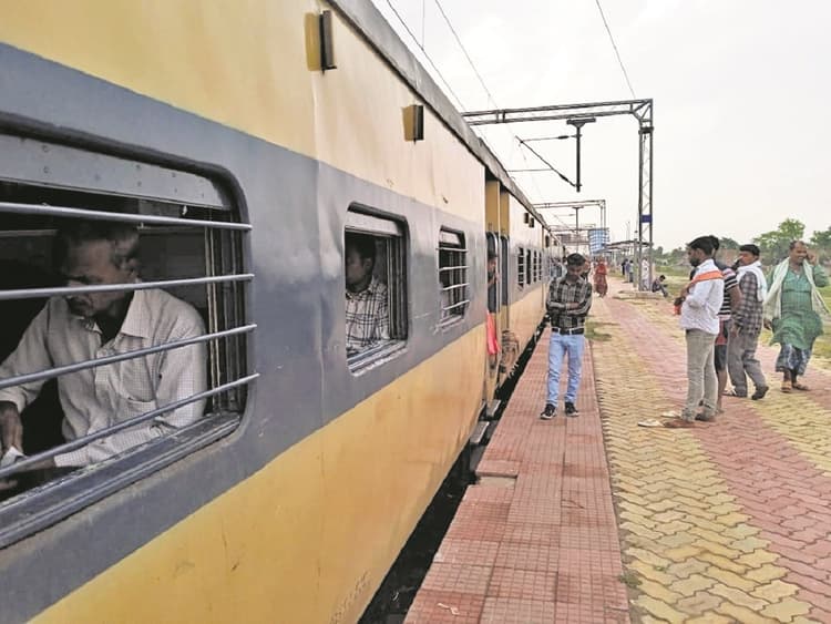 Saharsa News : जमीन आवंटन के पेच में फंसी है कोसी क्षेत्र में मेमू शेड योजना