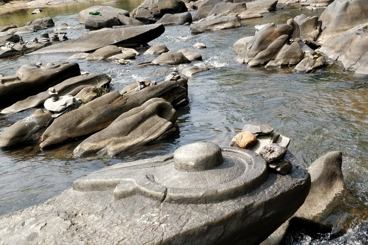 Karnataka Tourism: शालमला नदी के तट पर स्थित है एक हजार शिवलिंग आखिर क्या है रहस्य सहस्रलिंगों का