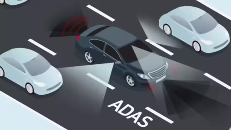 ऑटोमोबाइल कंपनियों को SDV और ADAS जैसी तकनीक पर काम करने के लिए क्यों नहीं मिल रहे है लोग