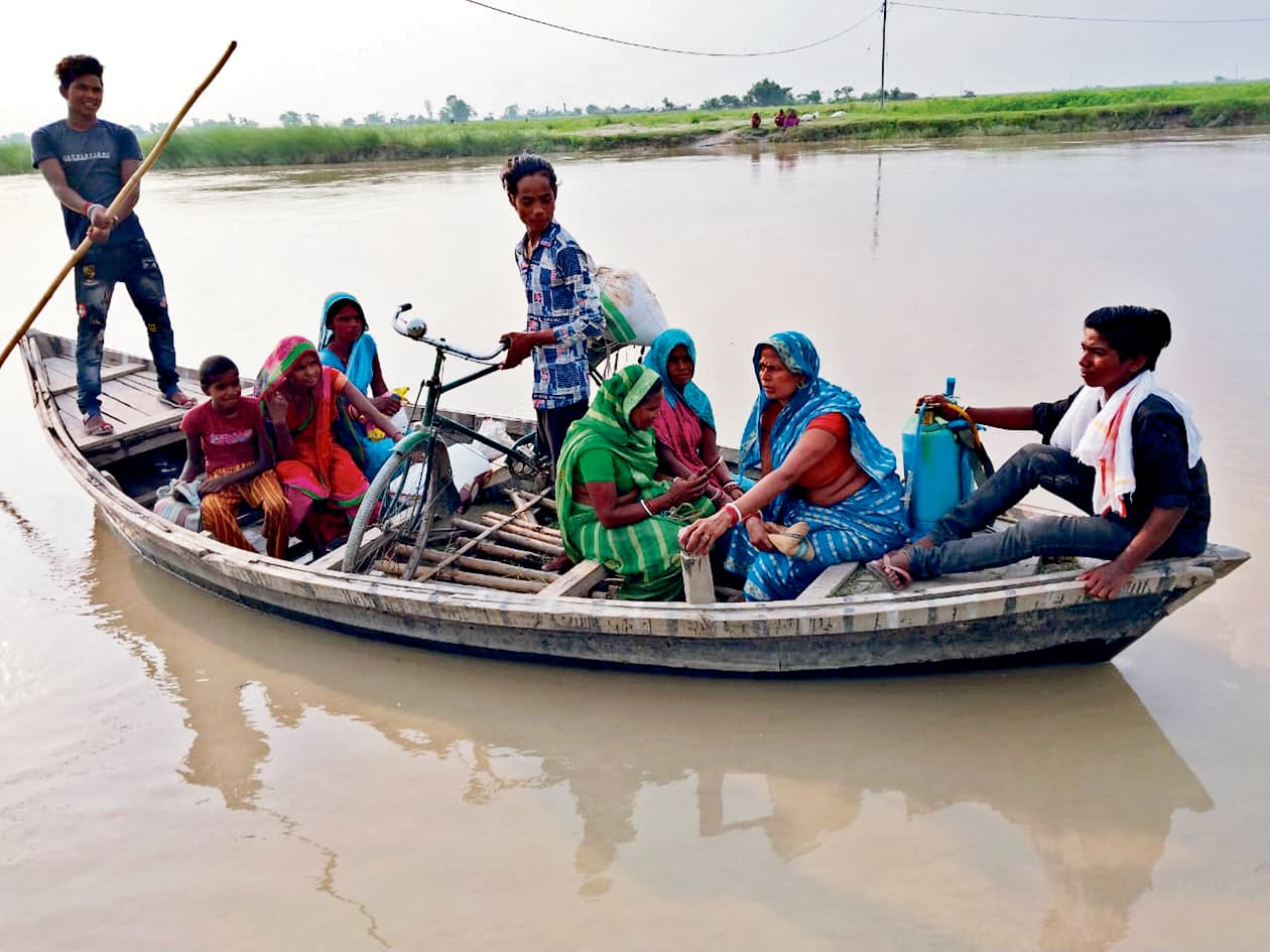 PHOTOS: बिहार में कोसी का उग्र रूप, उजड़ रहे घर-मकान, नदी में उफान और कटाव की मार देखिए...