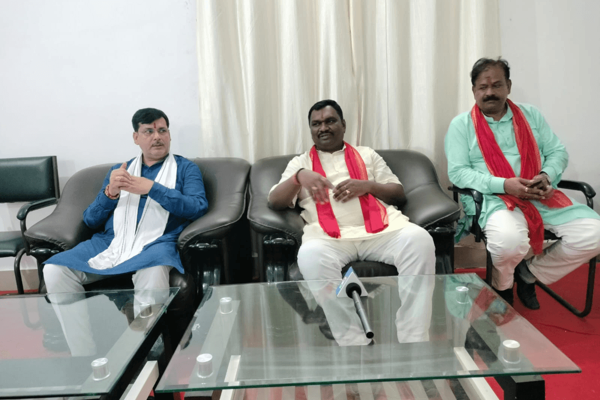 संताल परगना में जमाई पाड़ा बनाकर बांग्लादेशी जमीनों पर कर रहे कब्जा, साहिबगंज में बोले अमर बाउरी संताल परगना में जमाई पाड़ा बनाकर बांग्लादेशी जमीनों पर कर रहे कब्जा, साहिबगंज में बोले अमर बाउरी