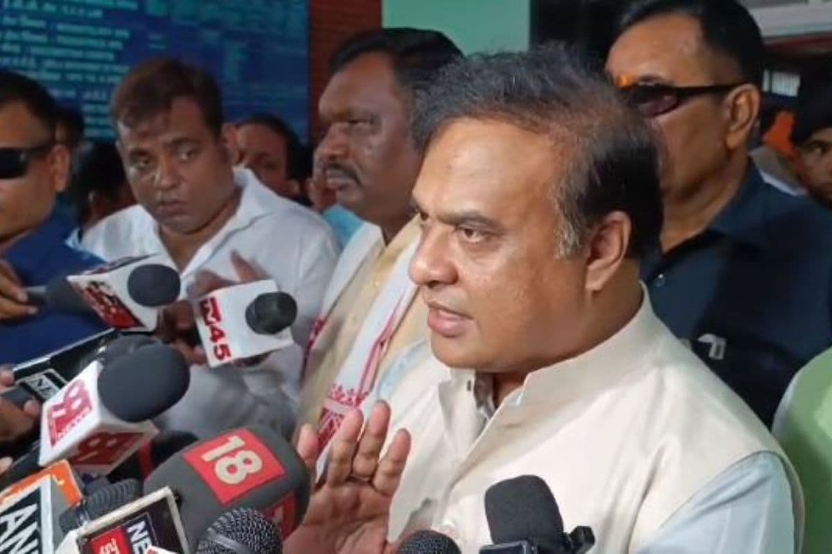 ''झारखंड की स्थिति ठीक नहीं'', घायल सहायक पुलिसकर्मियों से मुलाकात के बाद बोले हिमंता विश्व सरमा