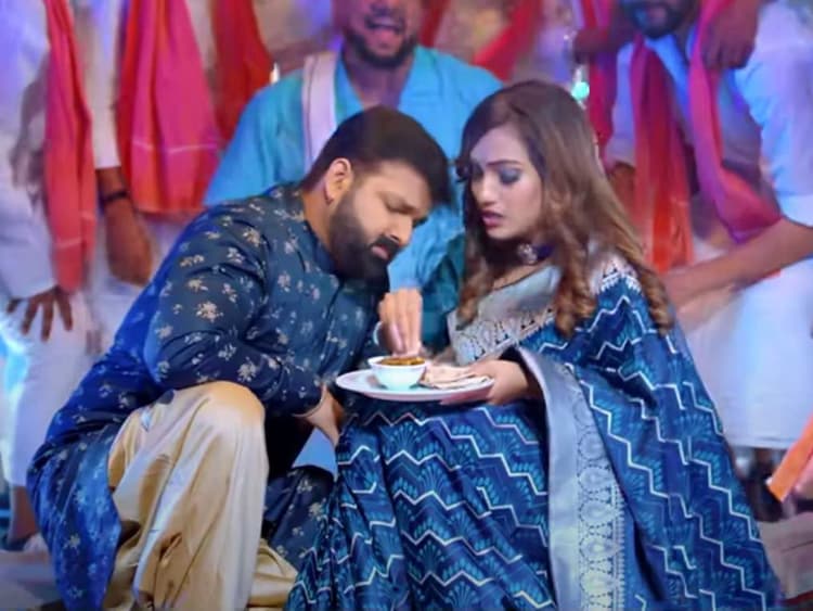 पवन सिंह और क्वीन शालिनी की सड़िया बुलूकिया ने मचाई धूम, यूट्यूब पर गाना 2.5 करोड़ के ऊपर