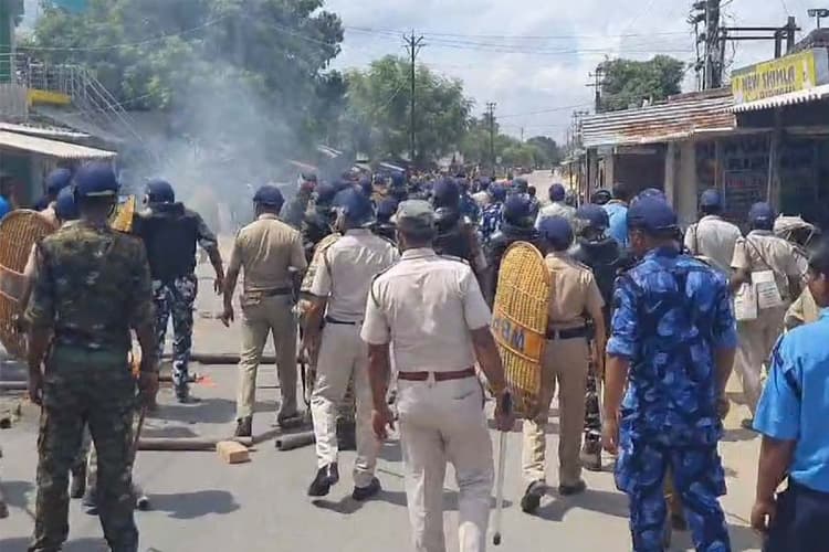 Crime News : मालदा में बिजली कटौती के खिलाफ प्रदर्शन, पुलिस फायरिंग में आईसी समेत 2 घायल