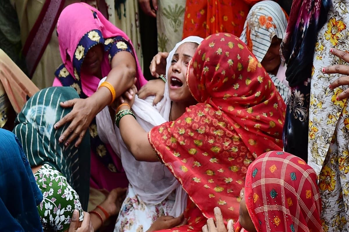 Hathras Stampede: एसआईटी ने सौंपी 300 पन्नों की रिपोर्ट, आयोजन समिति और प्रशासन पर उठ रहे सवाल