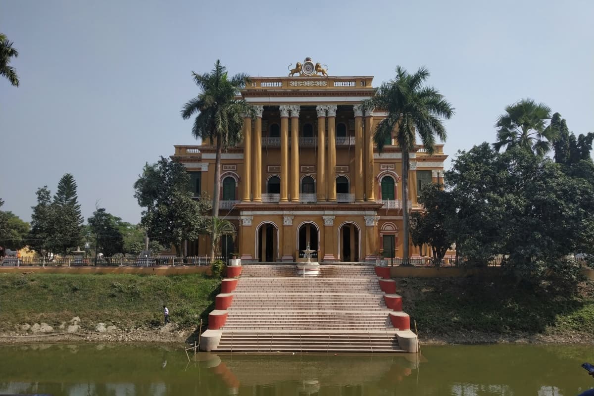 Hazaar Dwari Palace and Museum of West Bengal Hazaar Dwari Palace and Museum of West Bengal