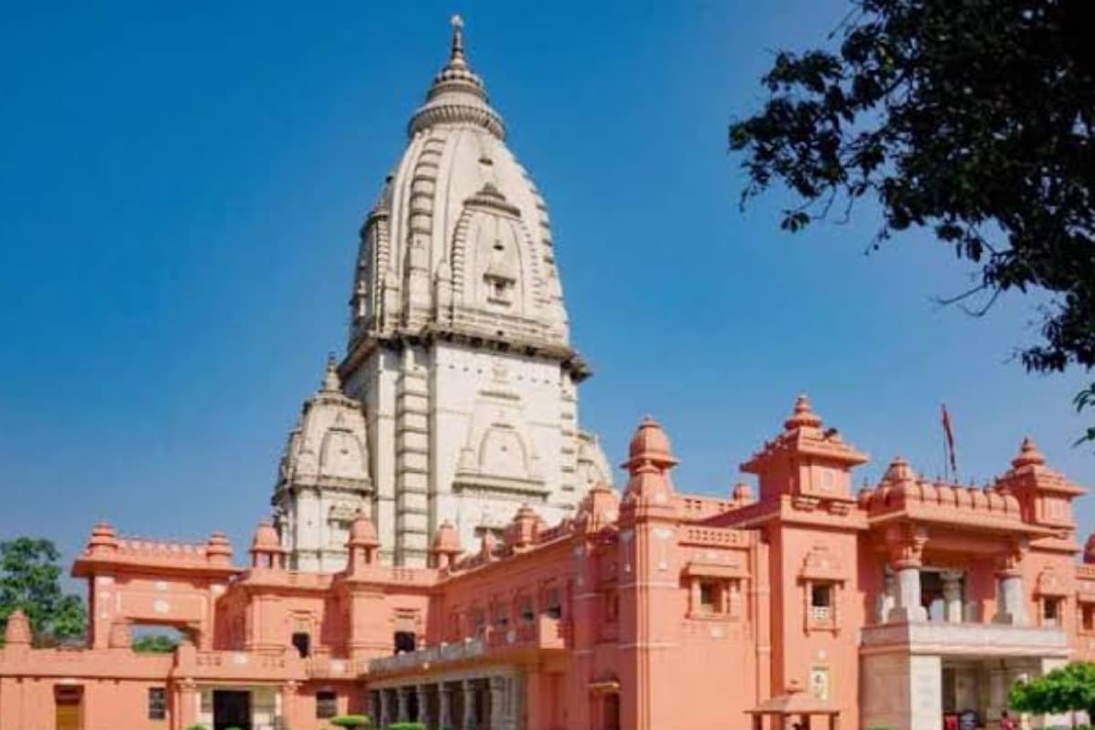Vishwanath Temple: इस मंदिर में दर्शन करने मात्र से लोगों को मिलता है मोक्ष