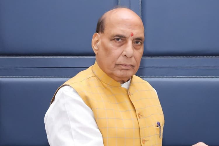 Rajnath Singh Health Update: रक्षा मंत्री राजनाथ सिंह को अस्पताल से मिली छुट्टी, पीठ दर्द की शिकायत के बाद हुए थे भर्ती