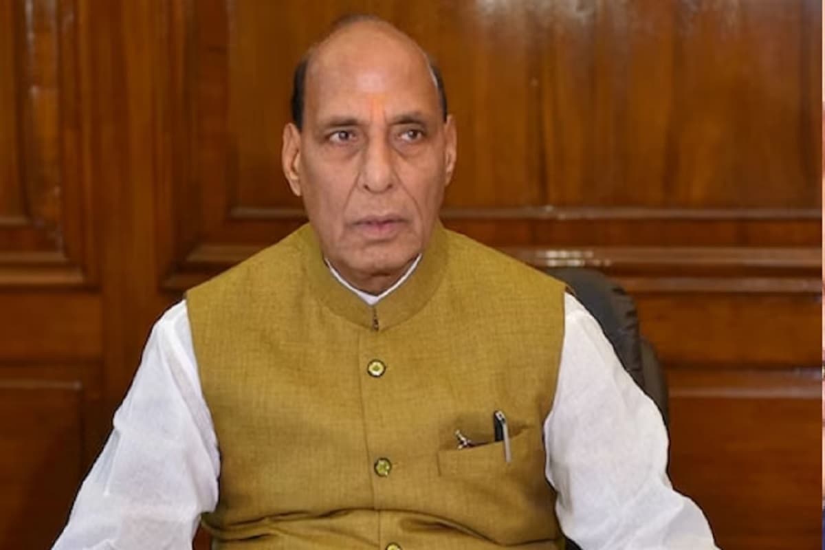 Kathua Attack: रक्षा मंत्री राजनाथ सिंह ने जताया दुख, बोले- आतंकवादी विरोधी अभियान जारी