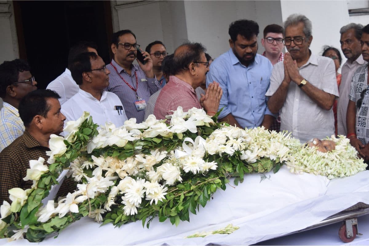 पश्चिम बंगाल : ममता बनर्जी ने पूर्व मंत्री विश्वनाथ चौधरी के निधन पर जताया शोक कहा...