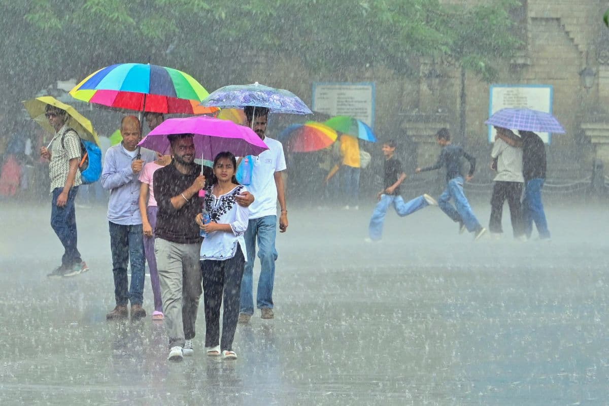 Bihar Weather: बिहार के 24 जिलों में बारिश का अलर्ट, उमस भरी गर्मी से अभी राहत नहीं
