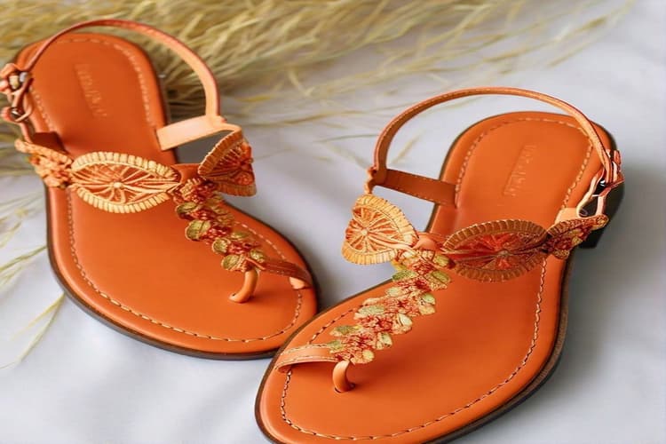 Latest Sandals Design: इन ट्रेंडी सैंडल्स के साथ करिए अपने सावन और हरियाली तीज के लुक को कम्प्लीट
