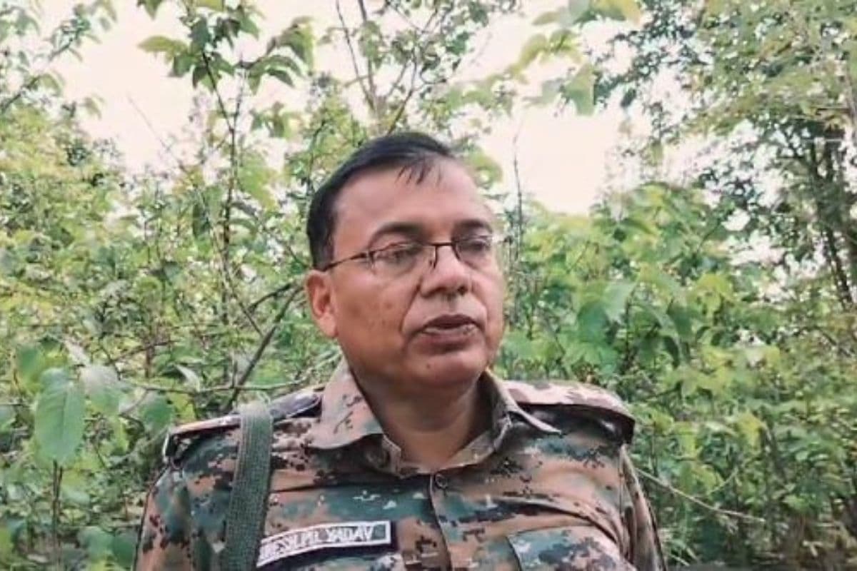 Jharkhand Naxal News: गुमला में नक्सलियों की साजिश नाकाम, 35 सीरीज केन बम बरामद Jharkhand Naxal News: गुमला में नक्सलियों की साजिश नाकाम, 35 सीरीज केन बम बरामद