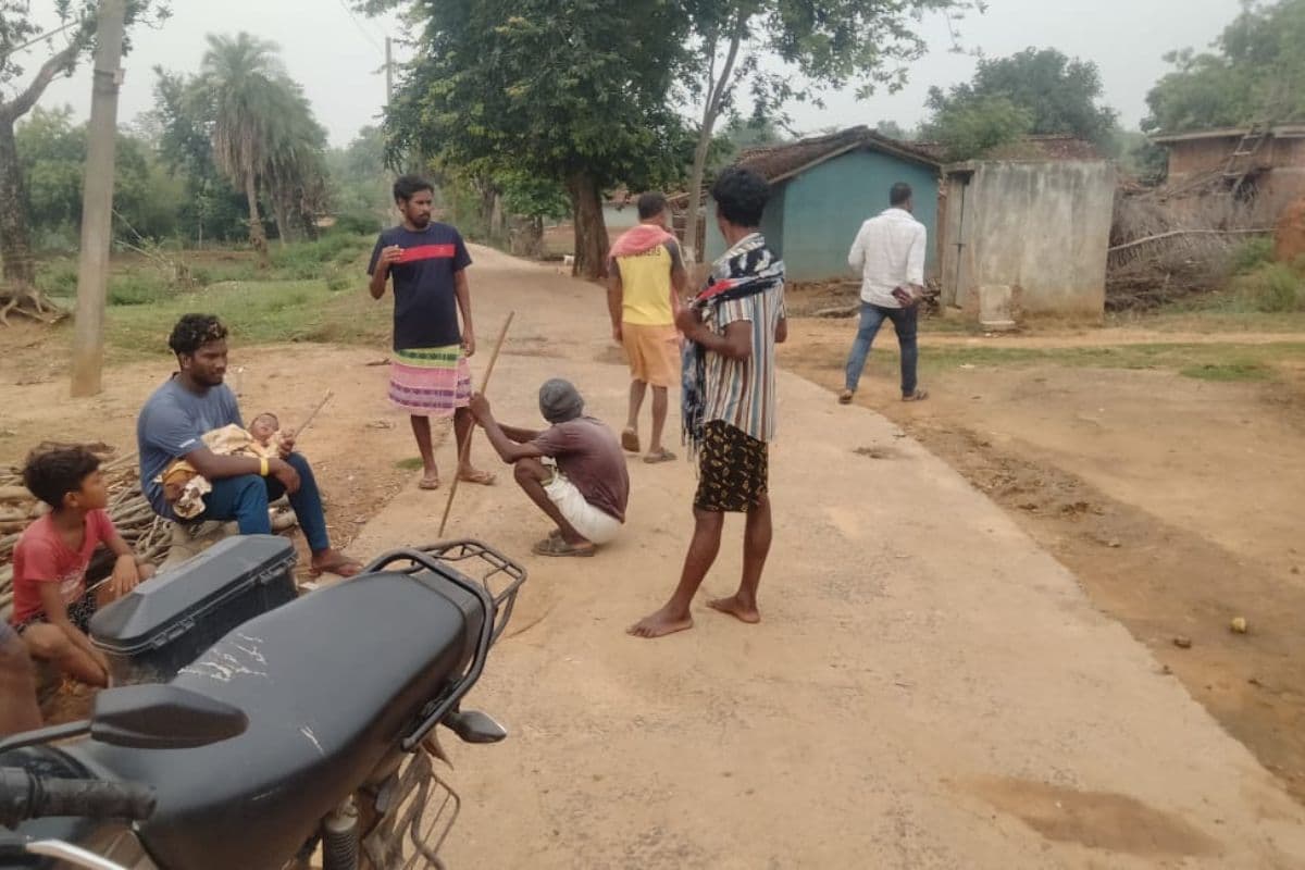 गिरिडीह में एक ही परिवार के दो लोगों का शव बरामद, पुलिस जांच में जुटी