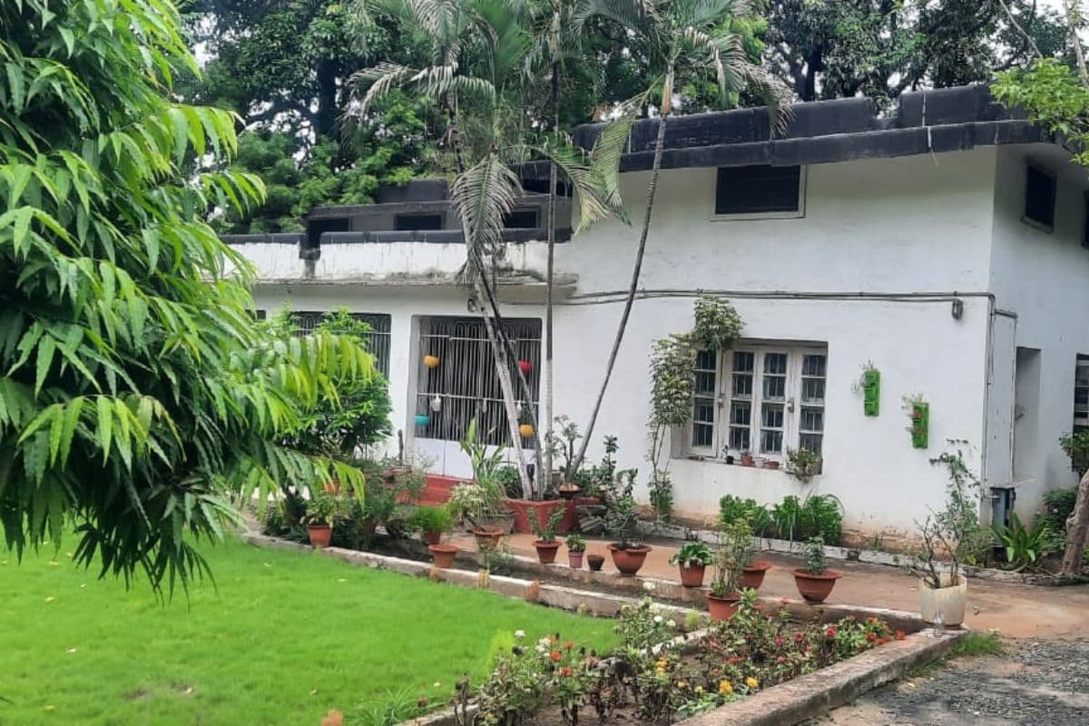 जमशेदपुर: ISWPK के DGM की पत्नी से सोने की चेन और हजारों रुपये लूटकर अपराधी फरार, विरोध करने पर चलायी गोली