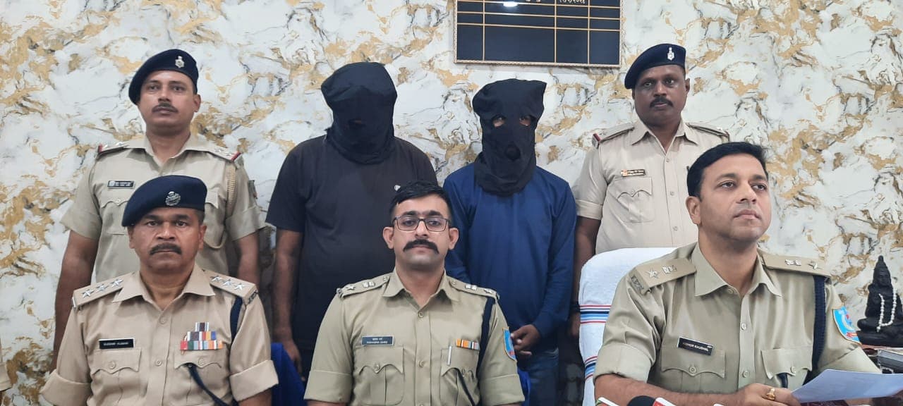 बाइक चोरी कर बंधक रखने वाले गिरोह के दो सदस्य गिरफ्तार,9 Bike और 3 scotty बरामद