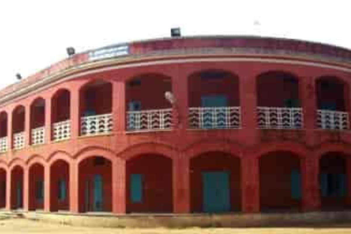 Oldest School Of India: क्या आप जानते हैं भारत का सबसे पुराना स्कूल कौन सा है? यहां देखें Oldest School Of India: क्या आप जानते हैं भारत का सबसे पुराना स्कूल कौन सा है? यहां देखें