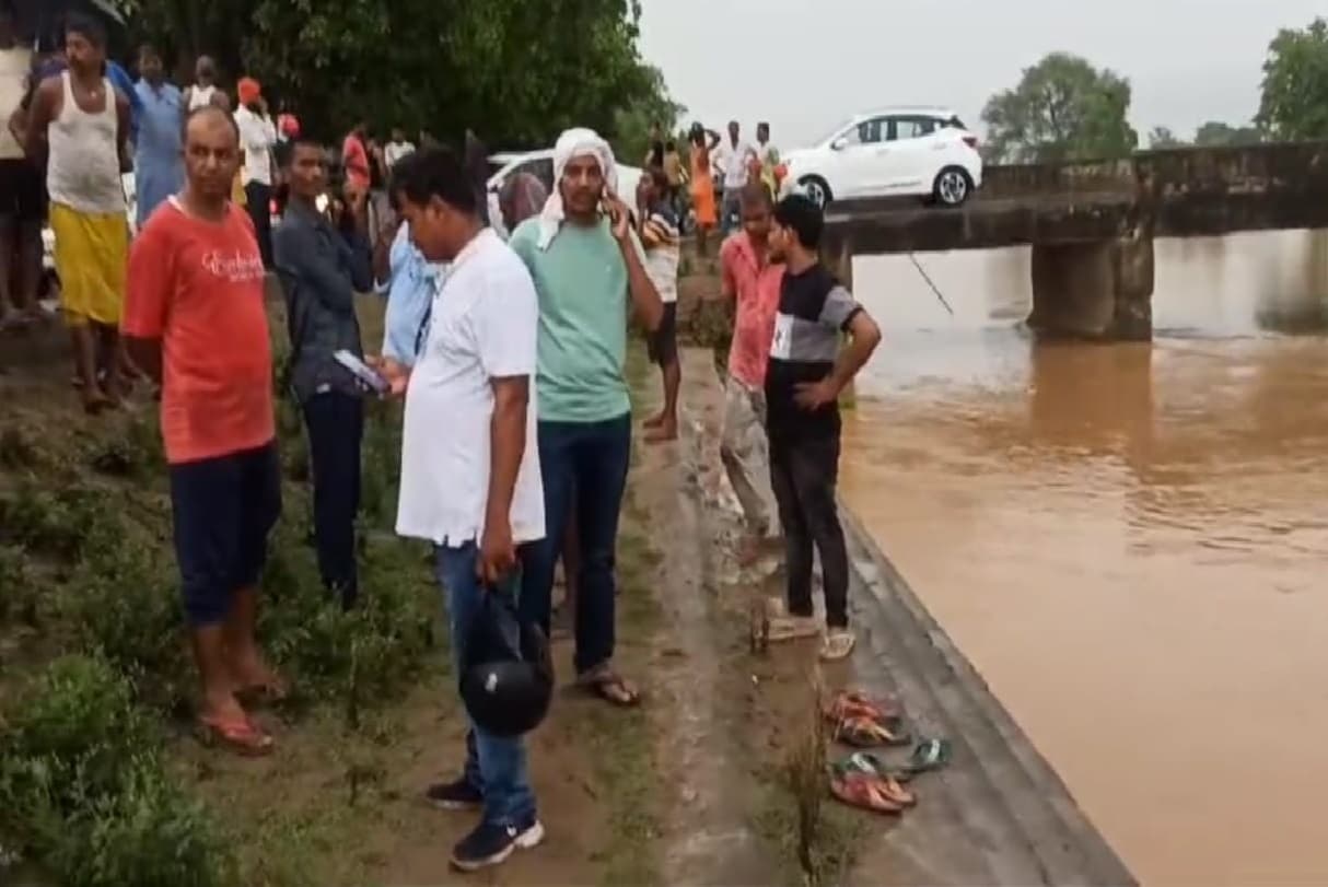 सासाराम में पैर धोते वक्त नहर में बह गईं चार बच्चियां, धुआं गांव में मचा कोहराम, रेस्क्यू ऑपरेशन जारी