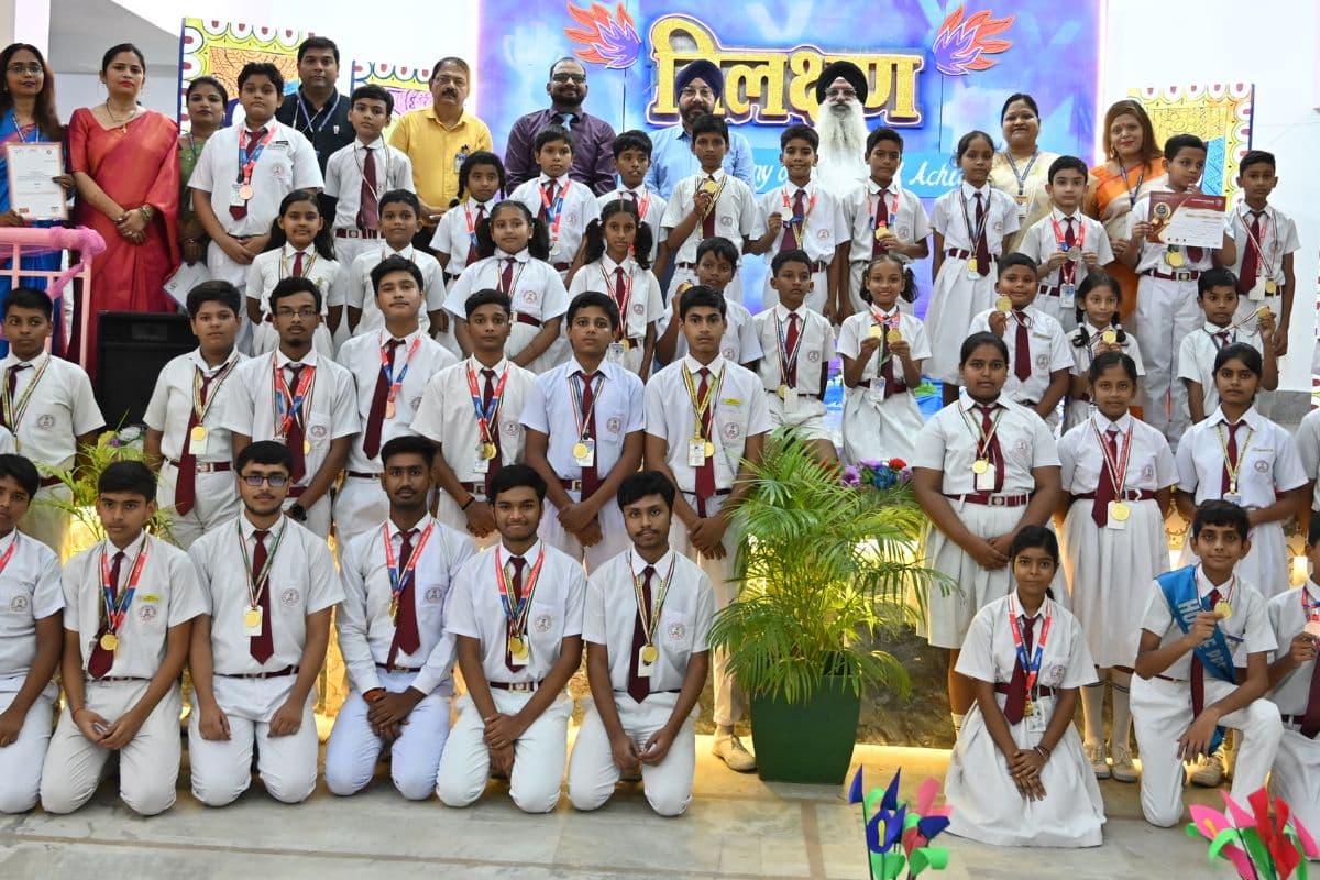 ओलंपियाड में सफल विद्यार्थी