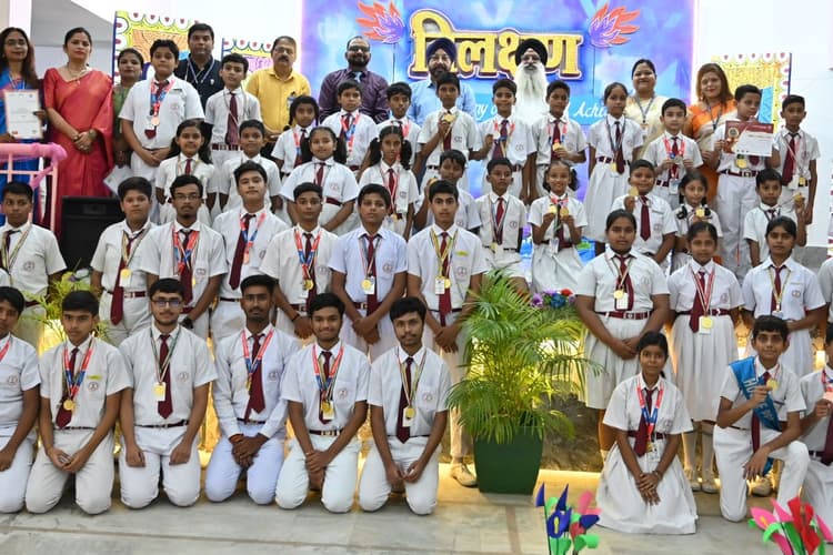 Bokaro News: गुरु गोविंद सिंह पब्लिक स्कूल के बच्चों ने ओलंपियाड में जीते 120 पदक, प्राचार्य को एक्सीलेंस इन एजुकेशन अवार्ड