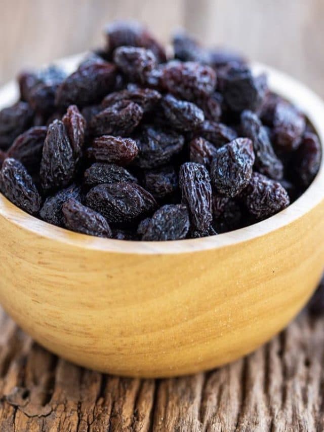 Health Tips: रोजाना काली किशमिश खाने से क्या होता है?
