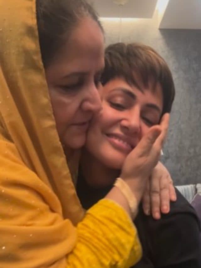 कैंसर से जंग लड़ने के लिए हिना खान तैयार, खुद काट डाले बाल, बेटी को ऐसे हाल में रो पड़ी मां