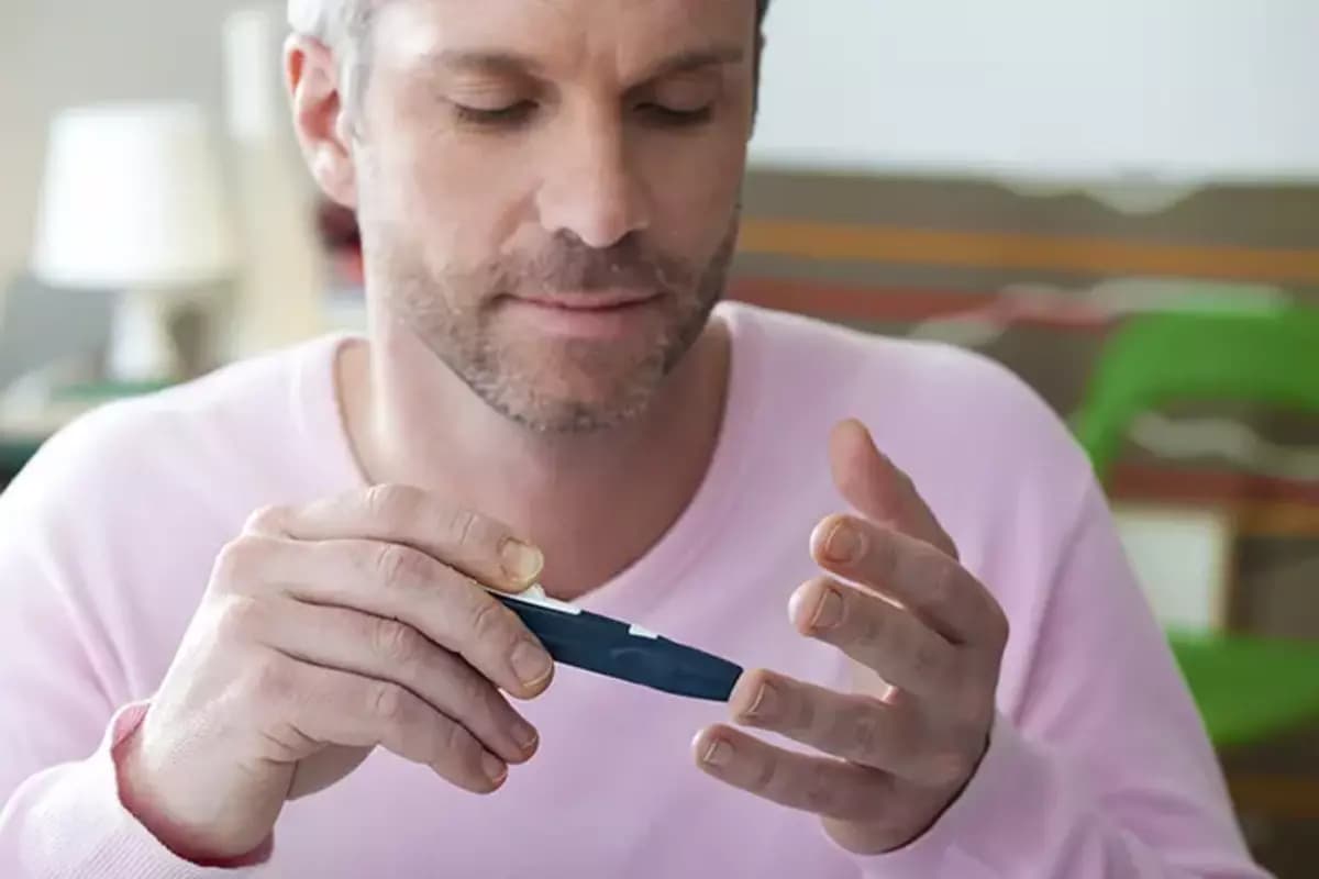 Diabetes Complications in Men : पुरुषों में मधुमेह से होने वाली शरीरिक परेशानियां..