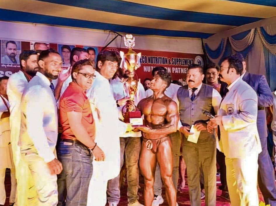 मो एयात को मिस्टर बिहार, तो सुशील को रोहतास का खिताब