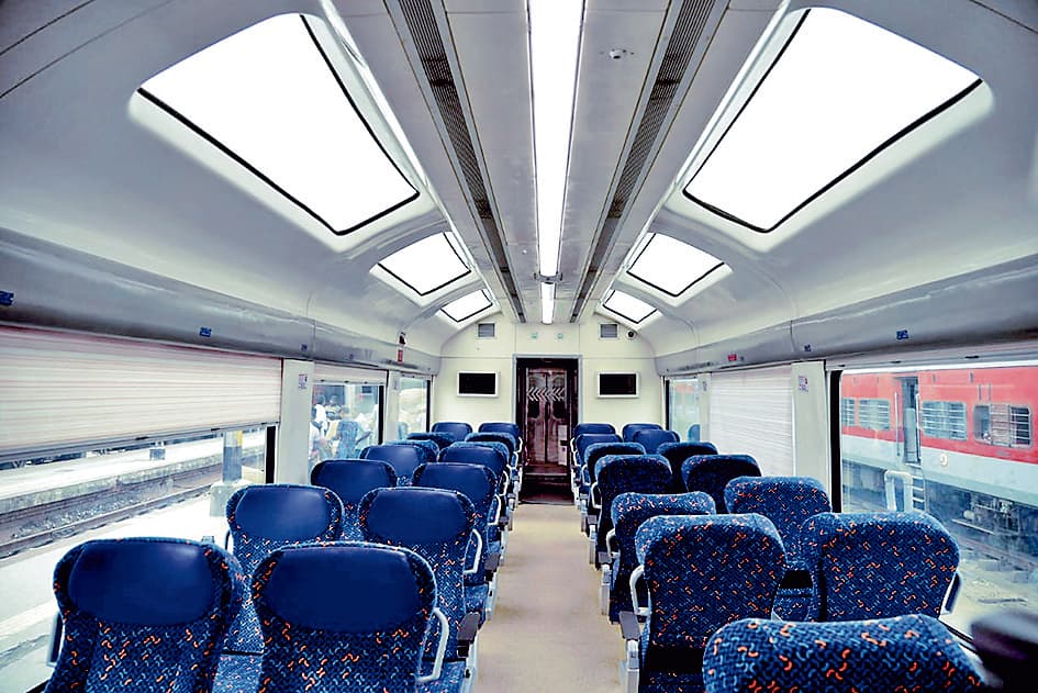 हावड़ा-एनजेपी शताब्दी में विस्टाडोम कोच की सुविधा शुरू