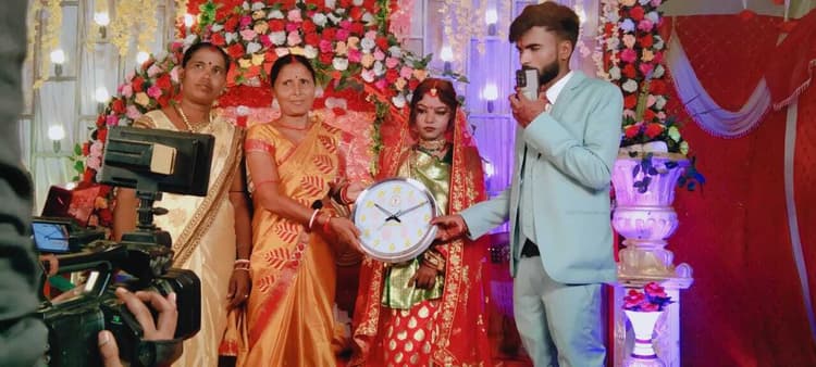 दंपतियों के बीच नयी पहल कीट का किया वितरण