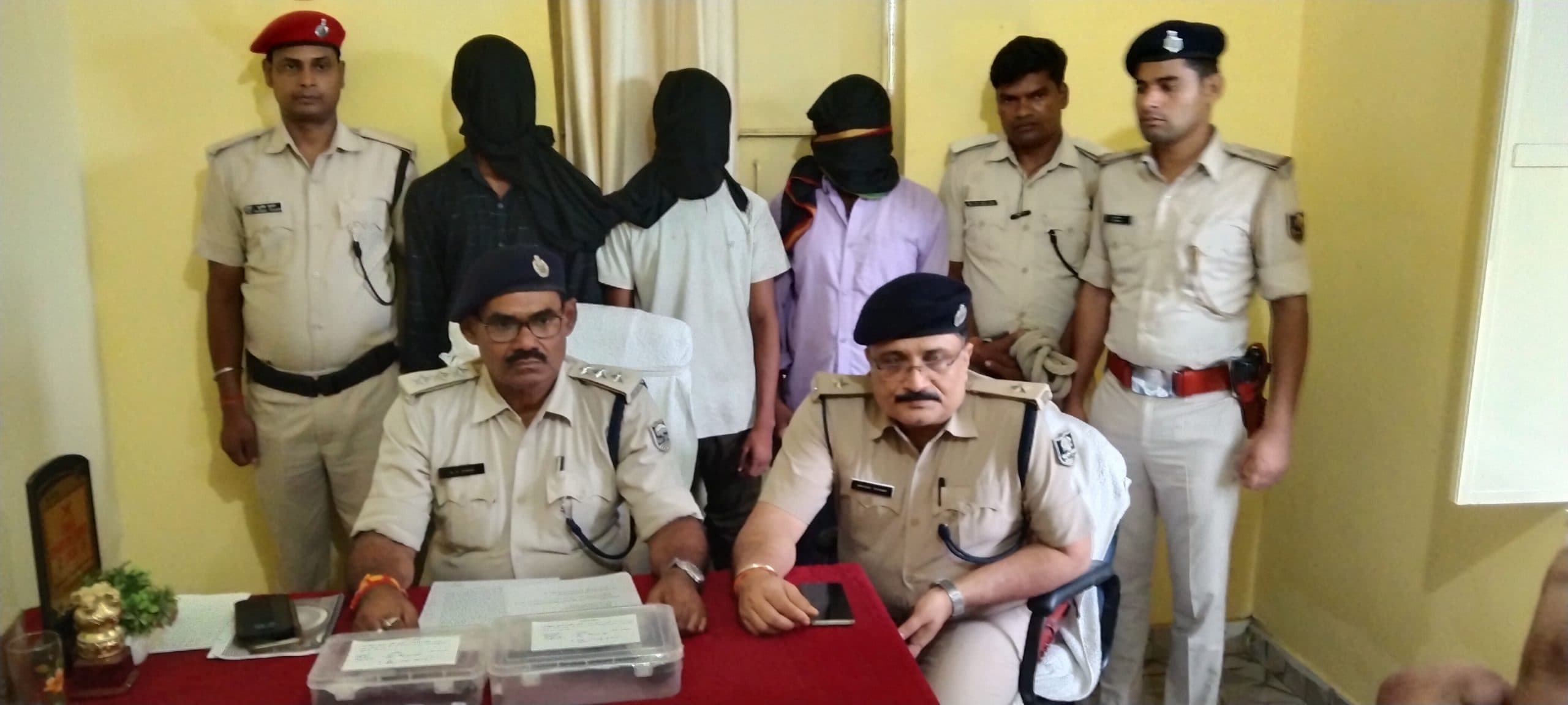 चकिया व मुजफ्फरपुर में थी बैंक लूट की योजना, कुख्यात सहित तीन गिरफ्तार