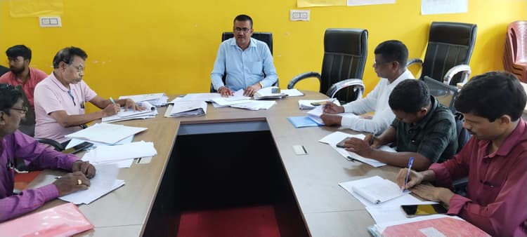 बीएलओ मतदाता सूची में नये मतदाताओं का नाम जोड़ें : बीडीओ