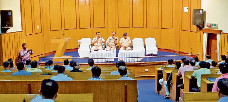 बैंकर्स व आभूषण व्यवसायियों संग सुरक्षा को लेकर पुलिस की बैठक